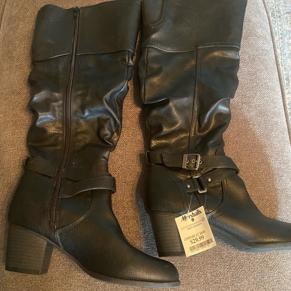 Women’s Brand new 8 boots